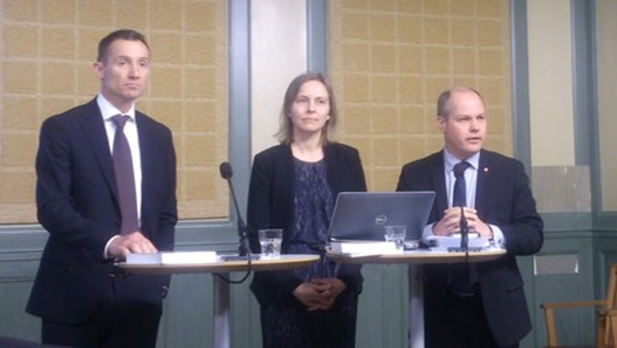 Särskild utredare Jonas Högström, sekreterare Hedvig Burman och justitieminister
Morgan Johansson under en <br>pressträff på torsdagen.<br>