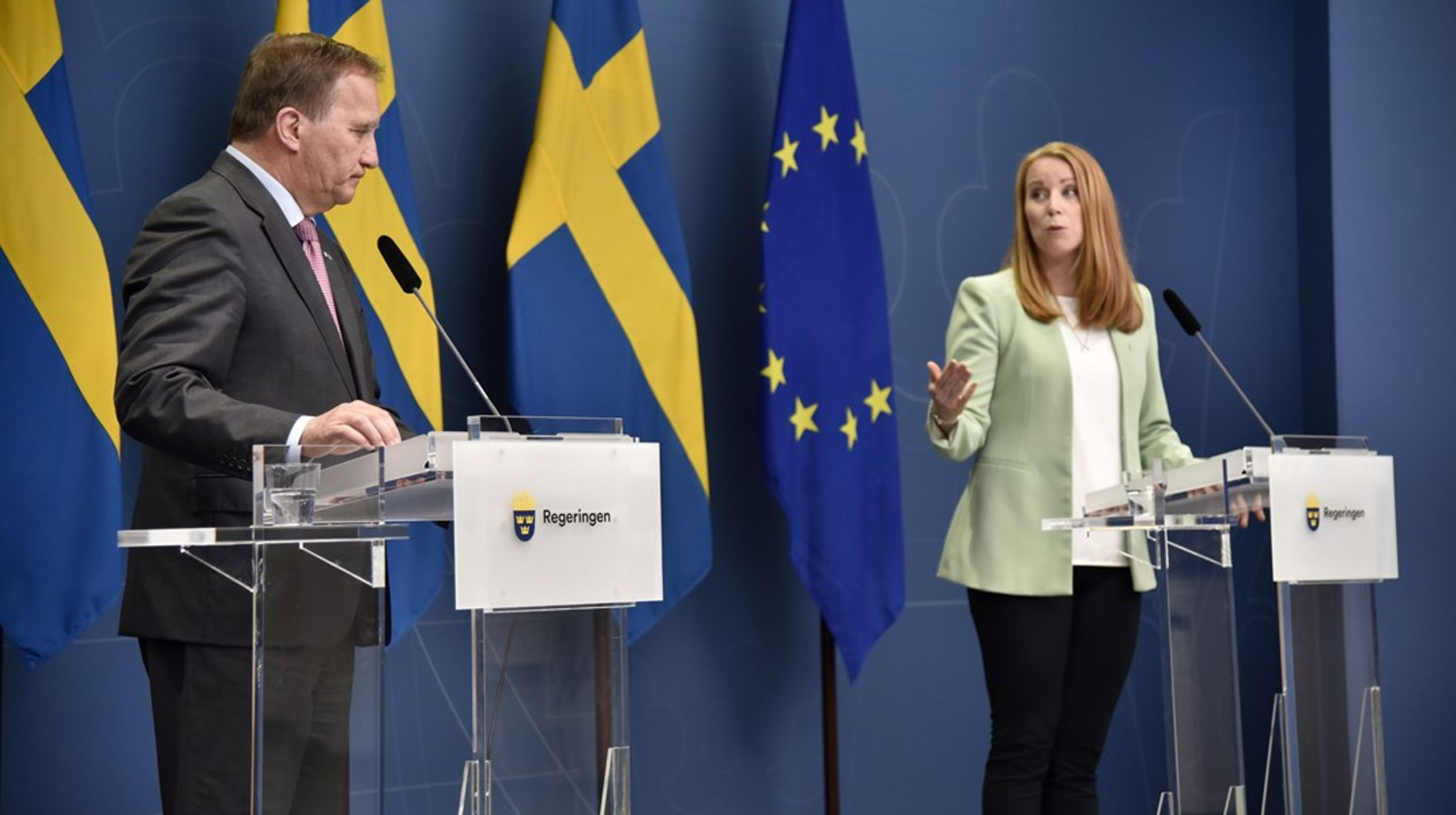 Stefan Löfven och Annie Lööf på pressträff om en förhandling som inte föll V i smaken.