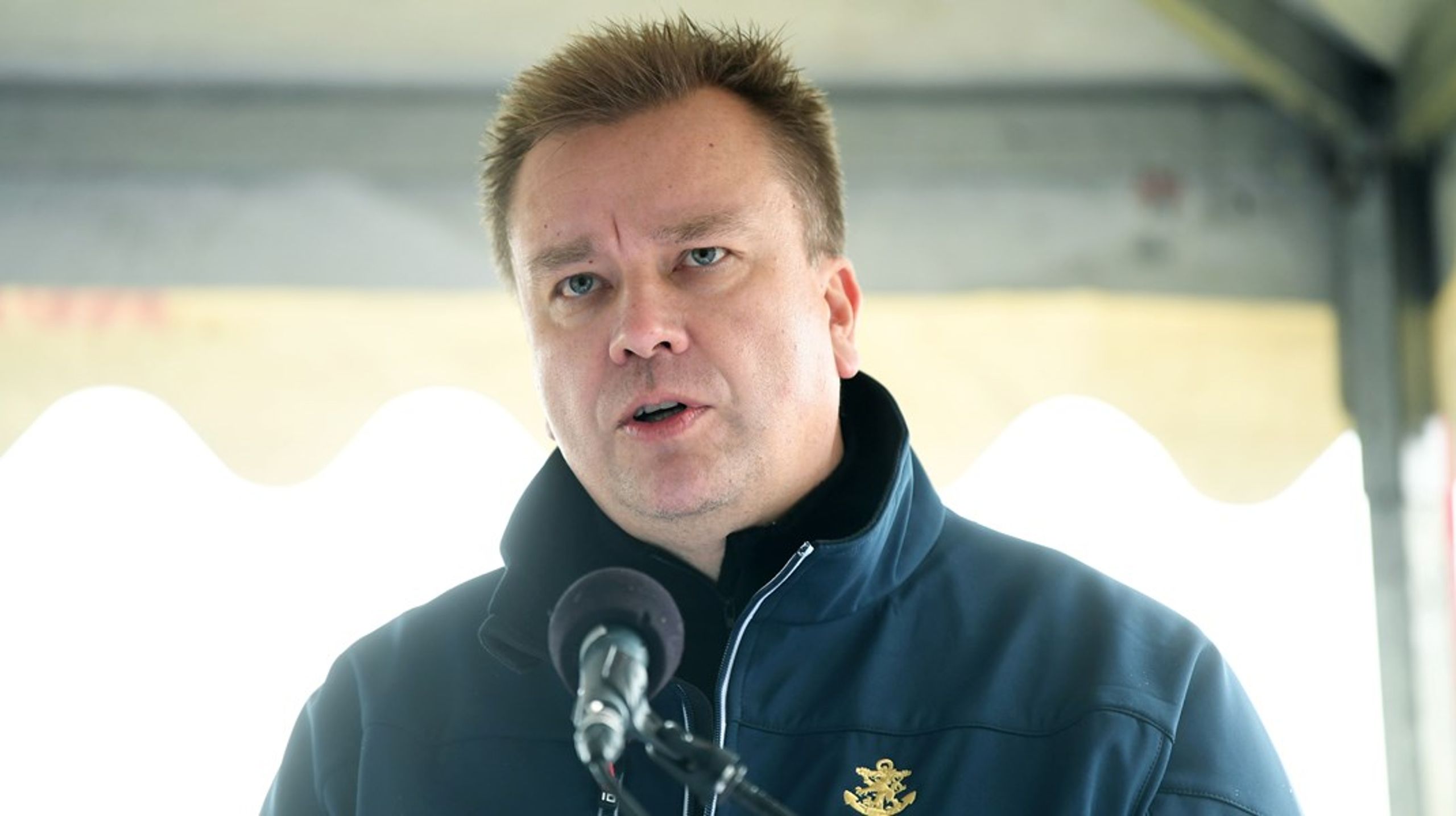 <div>Försvarsministeriet och  försvarsminister Antti Kaikkonen vill ha en riskanalys av det finskryska samarbetet kring kärnkraftsprojektet Fennovoima.</div>