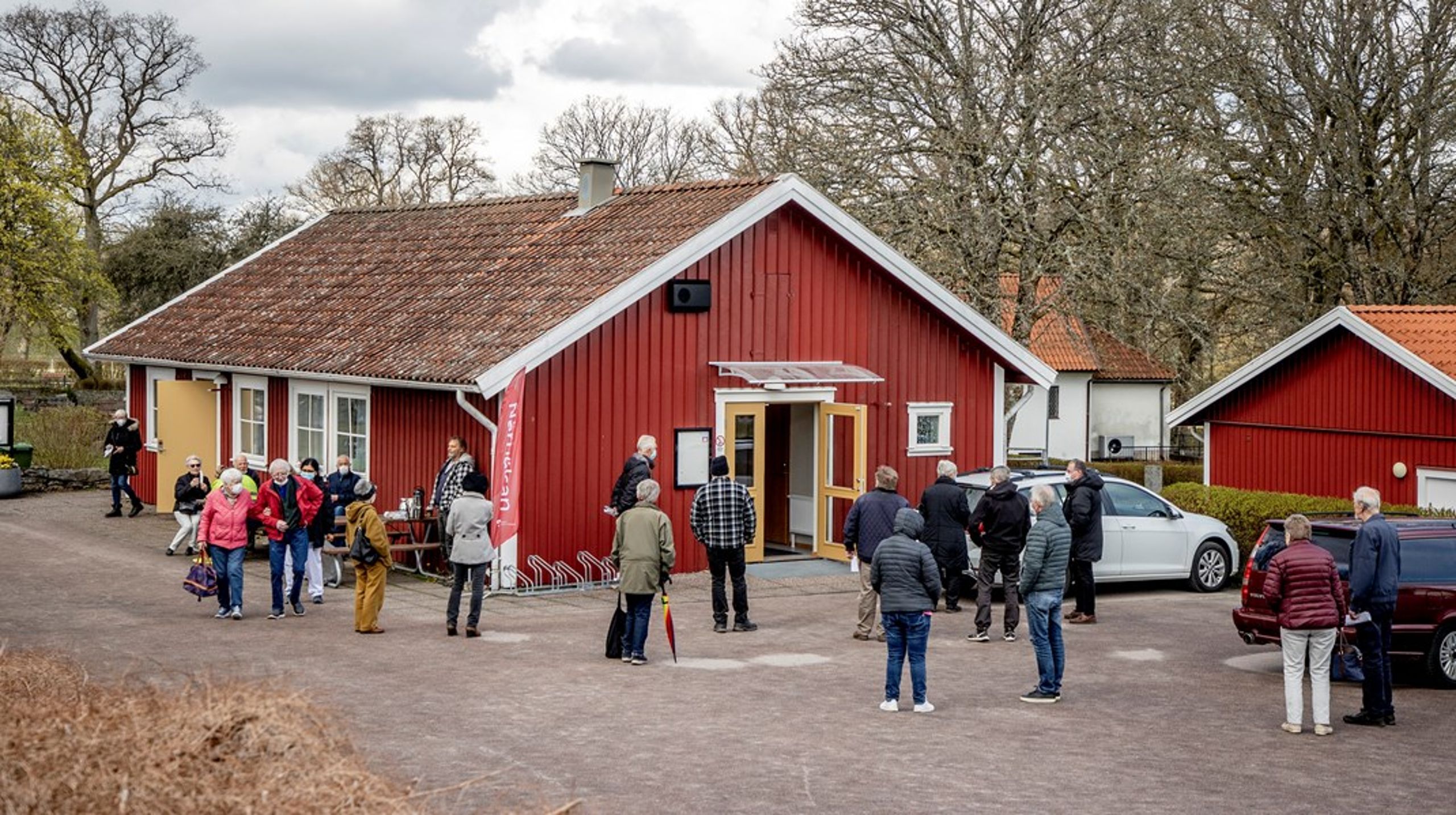 Kyrkor och församlingslokaler har ofta snabbt gjorts om till tillfälliga vaccinationslokaler under pandemin.&nbsp;Som här, kyrkstugan i Stora Lundby kyrka i Lerum. &nbsp;