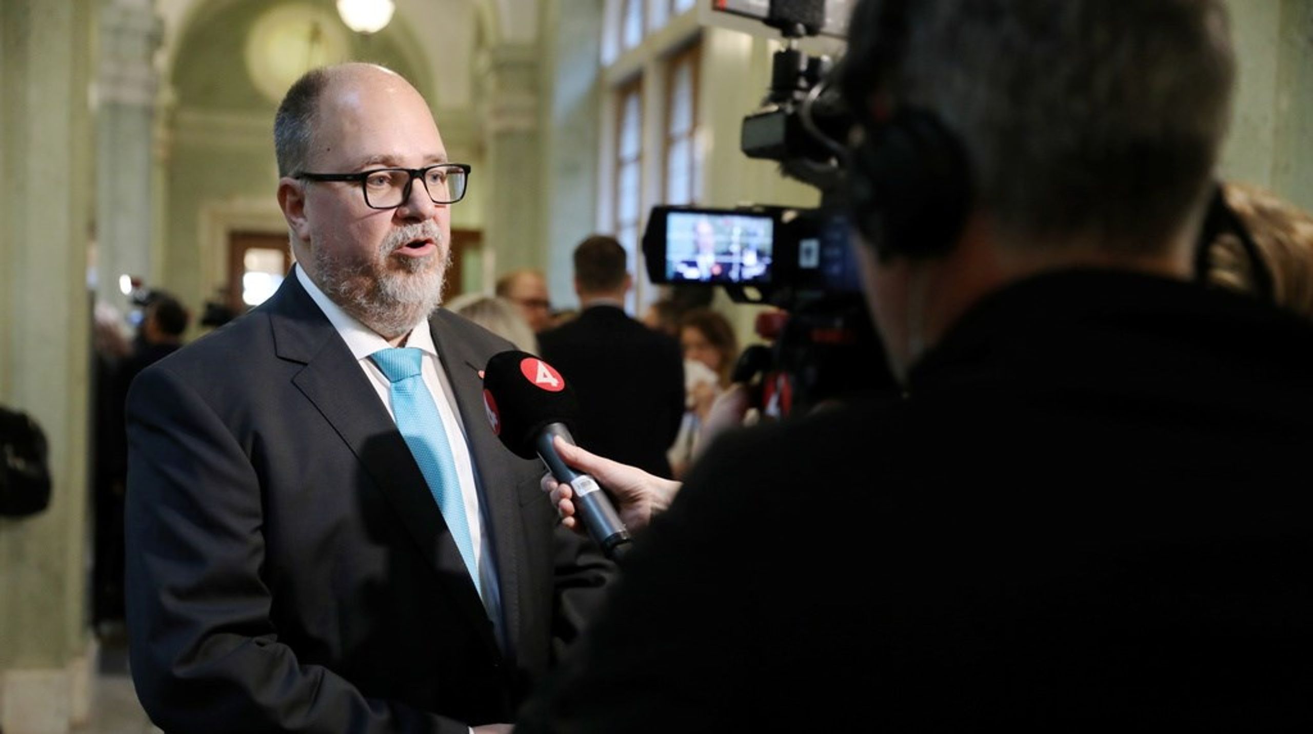 <div>”Regeringen
är i allmänhet positiva till kommissionens förslag men vi har ett antal
synpunkter och förslag på ändringar<span>”, säger näringsministern Karl-Petter Thorvaldsson (S).<br></span></div>