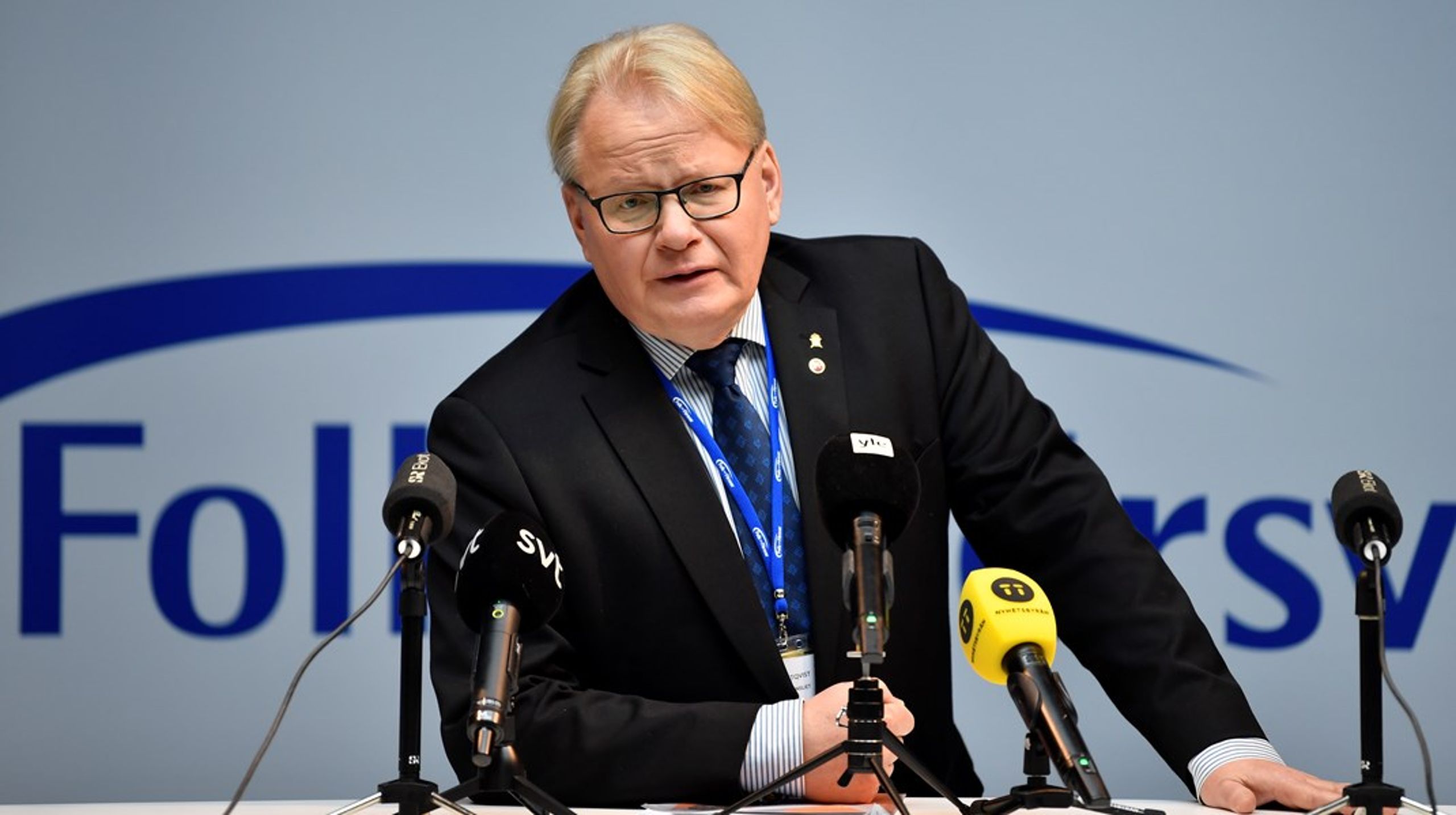 Peter Hultqvist talade två gånger vid Folk och försvars&nbsp;rikskonferens på måndagen. Enligt kritikerna borde statsminister Magdalena Andersson också ha varit där.