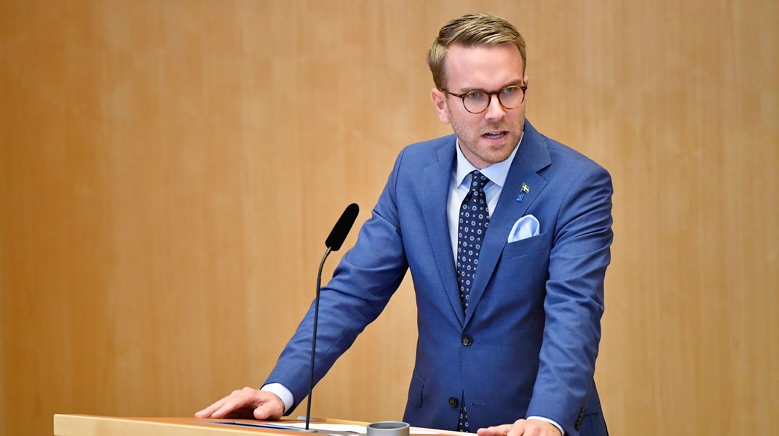 Bostadsminister Andreas Carlson (KD) säger att regeringen under sina 150 dagar i regeringsställning tagit flera initiativ för att mota kriminaliteten inom byggbranschen.&nbsp;