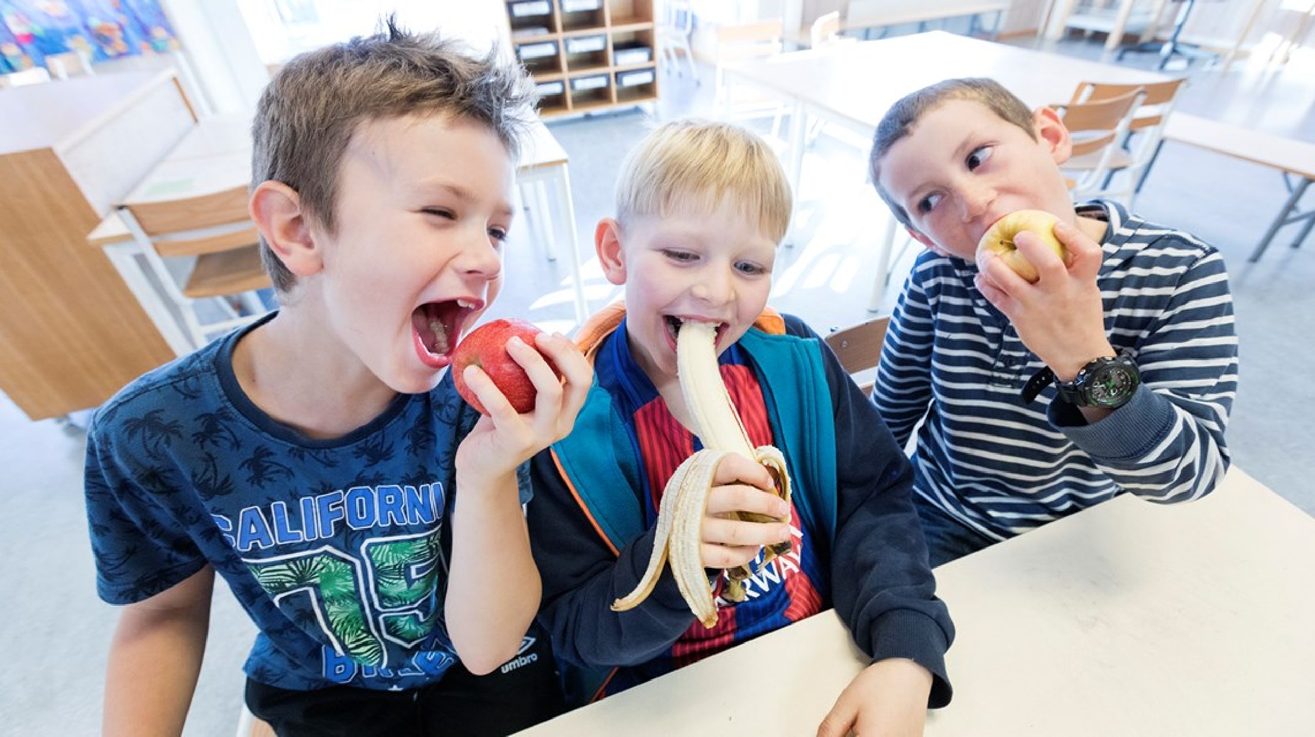 Endast ett av tio barn&nbsp;i Sverige äter den rekommenderade mängden om 500 gram per dag, skriver debattören.