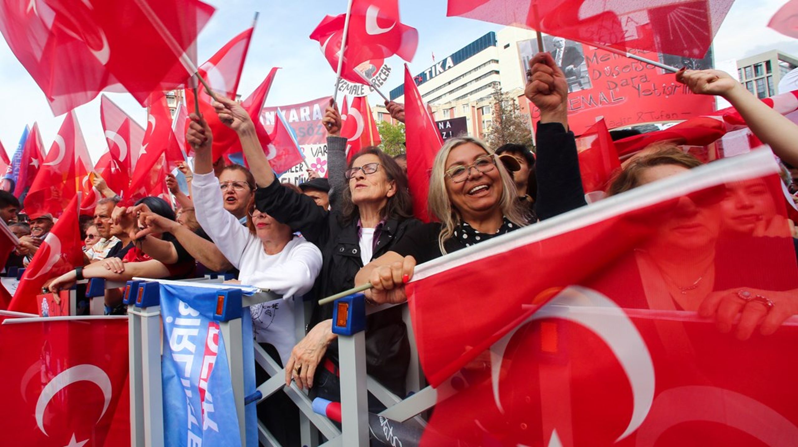 Väljare som hejade fram oppositionskandidaten&nbsp;Kemal Kilicdaroglu inför helgens val.&nbsp;