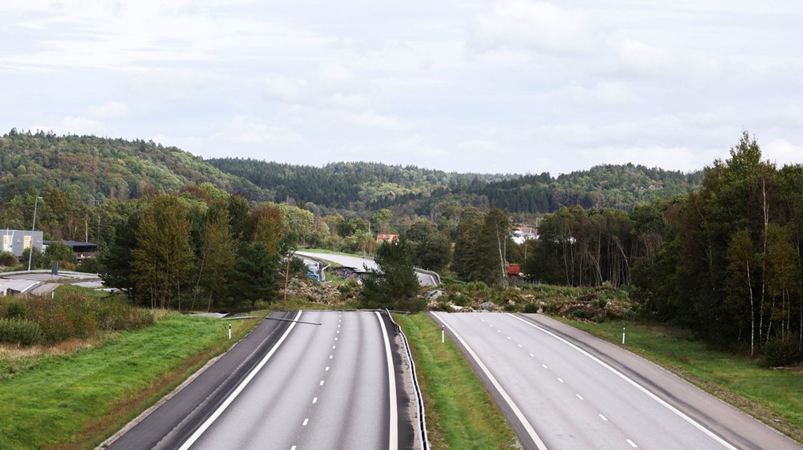 Över 90 procent av godsen går idag på E6an, som just nu drabbats av kraftiga förseningar till följd av raset i Stenungsund. <br>