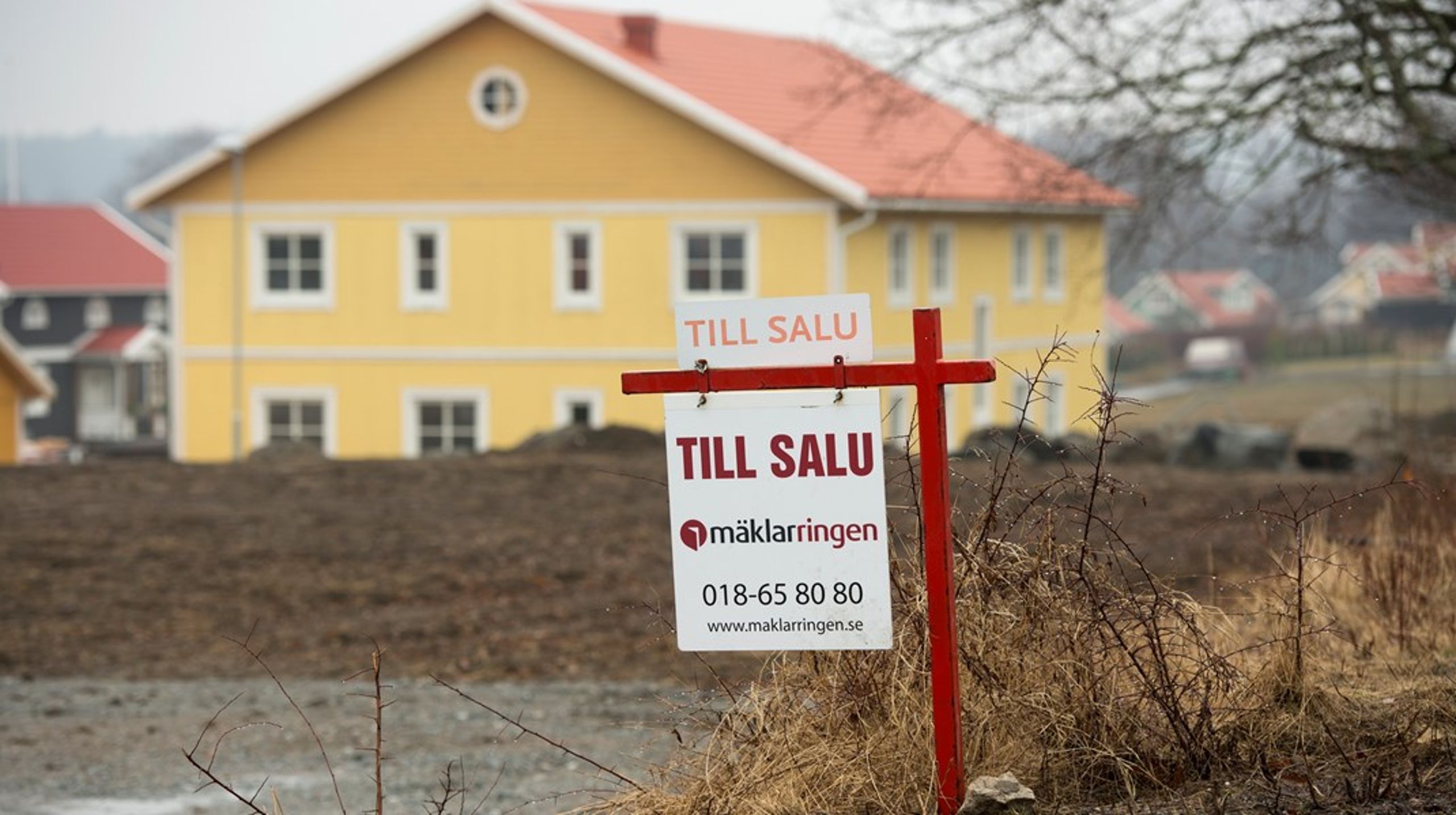 Infrastruktur- och bostadsminister Andreas Carlson ger utredningen om en ny förköpslag förlängt.&nbsp;