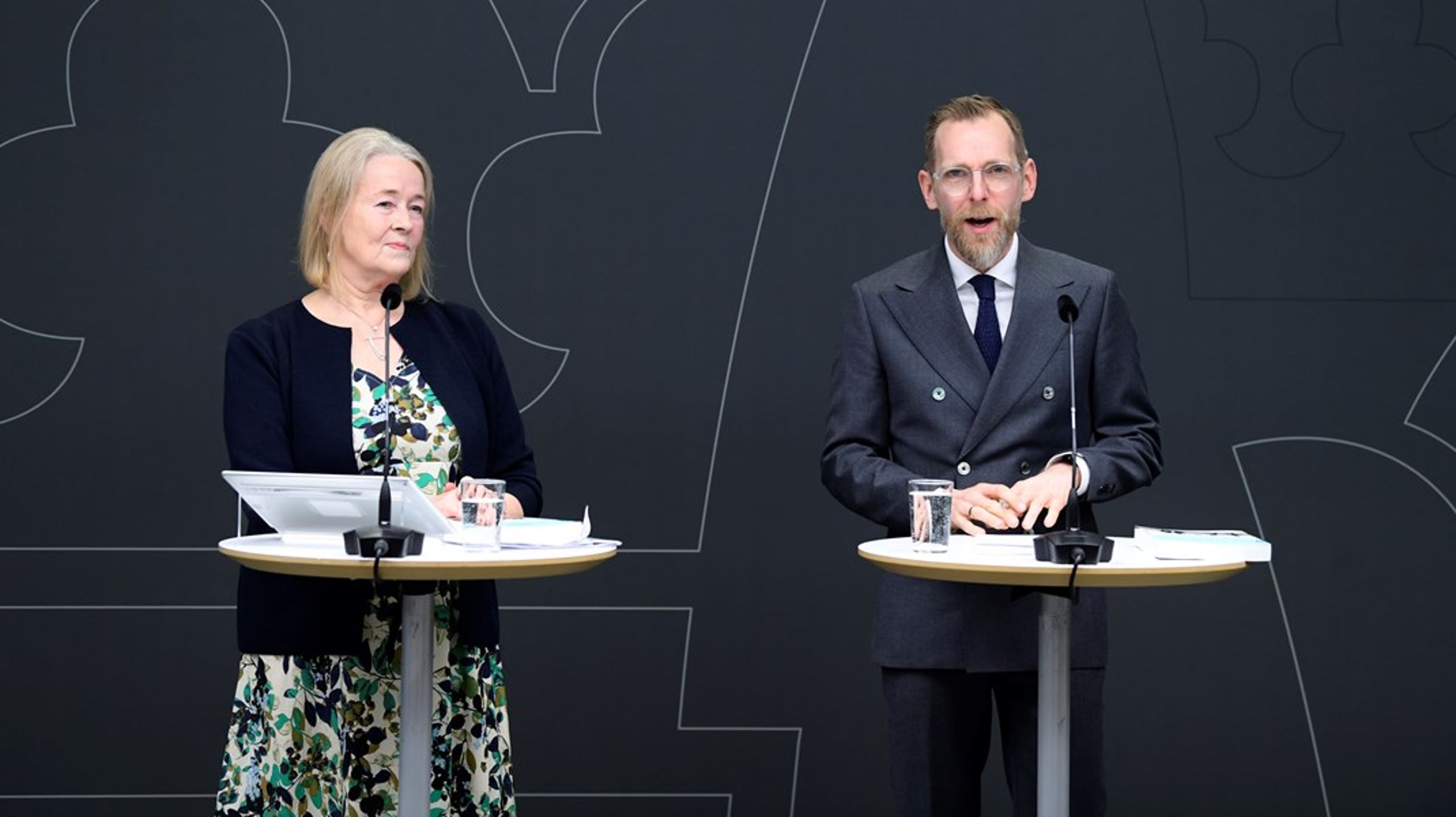 Inga-Lill Askersjö lämnade över utredningen till socialminister Jakob Forssmed (KD) i slutet av mars.