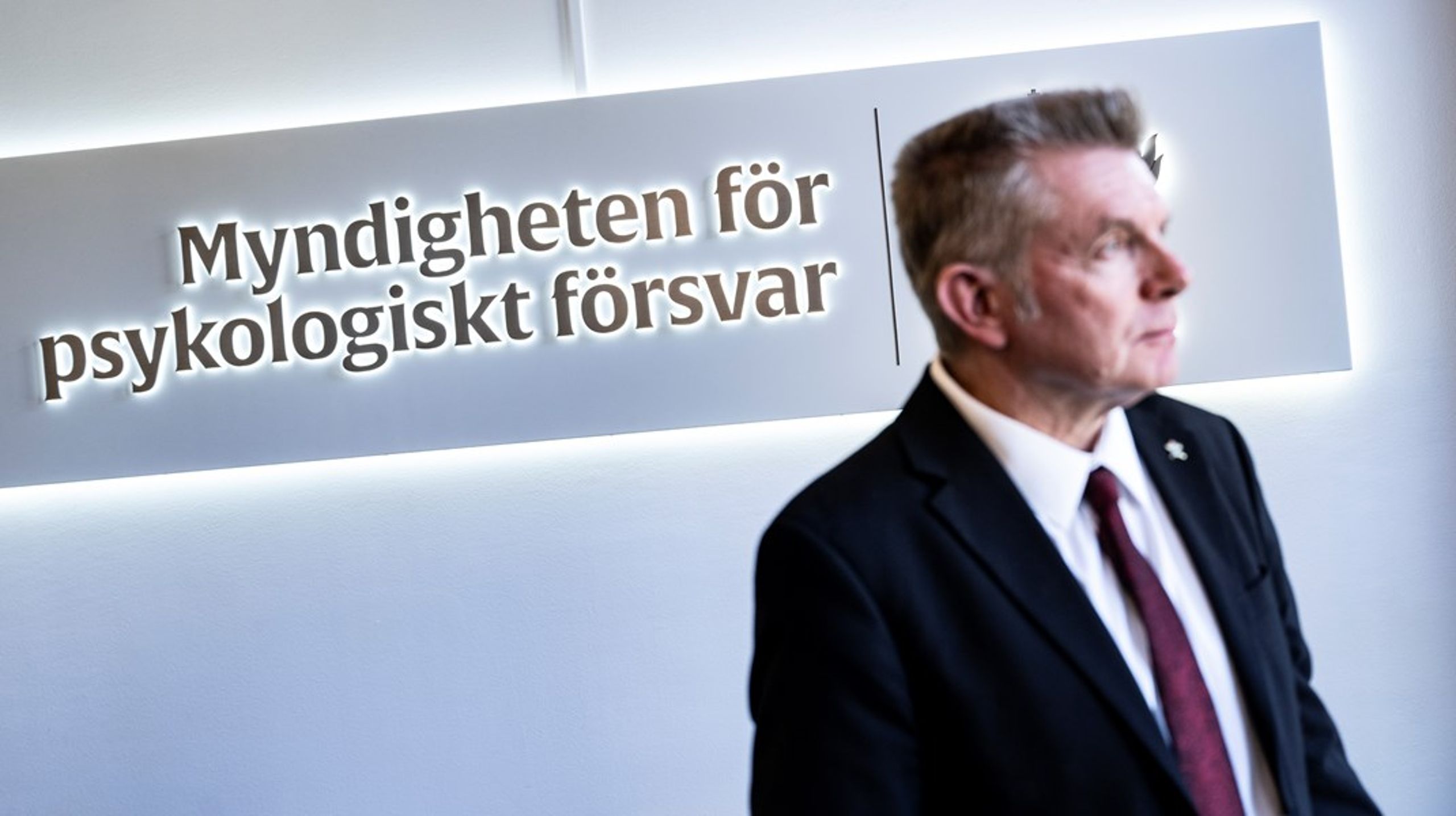 Magnus Hjort, generaldirektör för Myndigheten för psykologiskt försvar, står bakom anmälan till Granskningsnämnden.