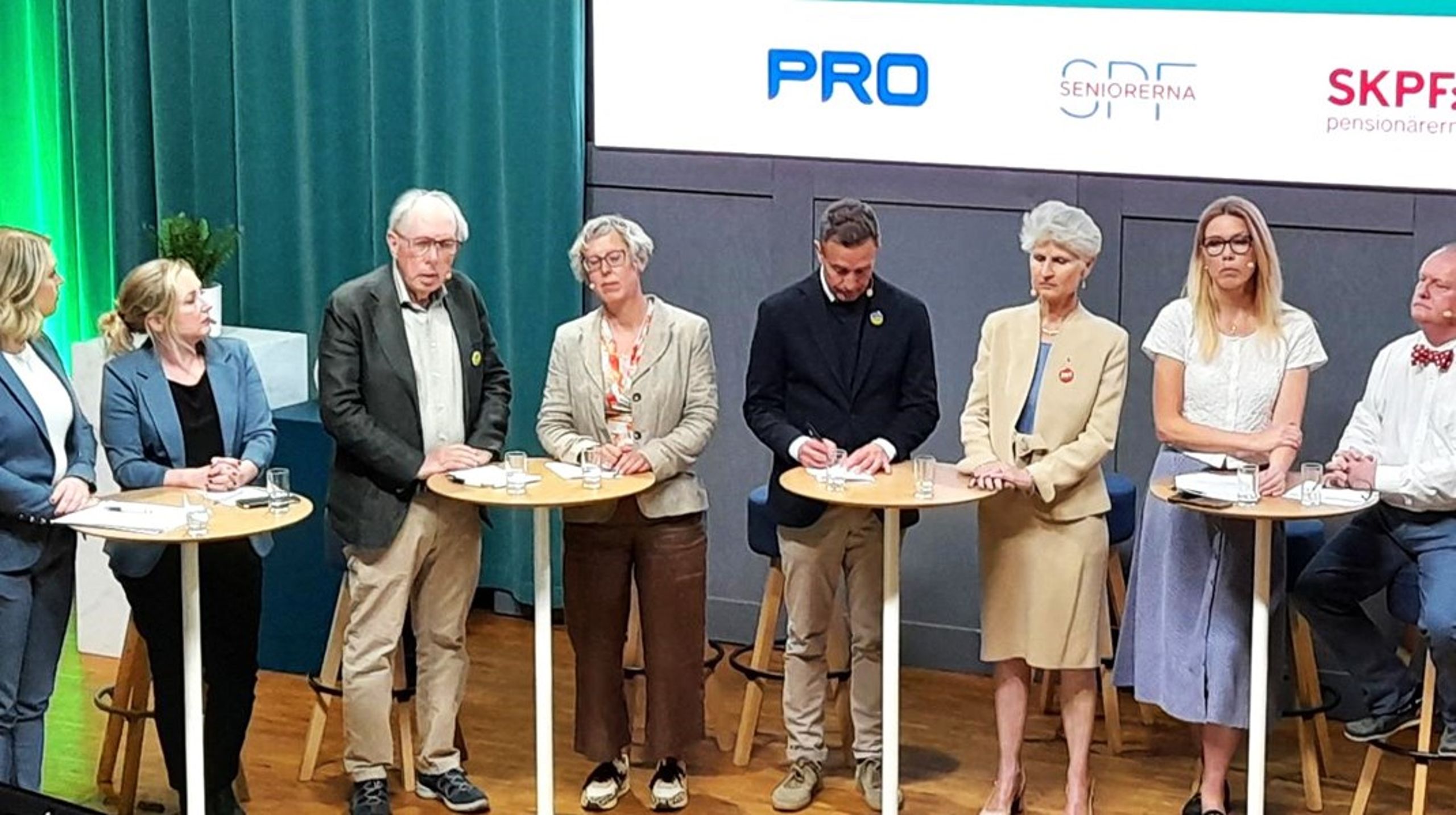 Samtliga åtta riksdagspartier deltog i debatten om äldrefrågor i EU.