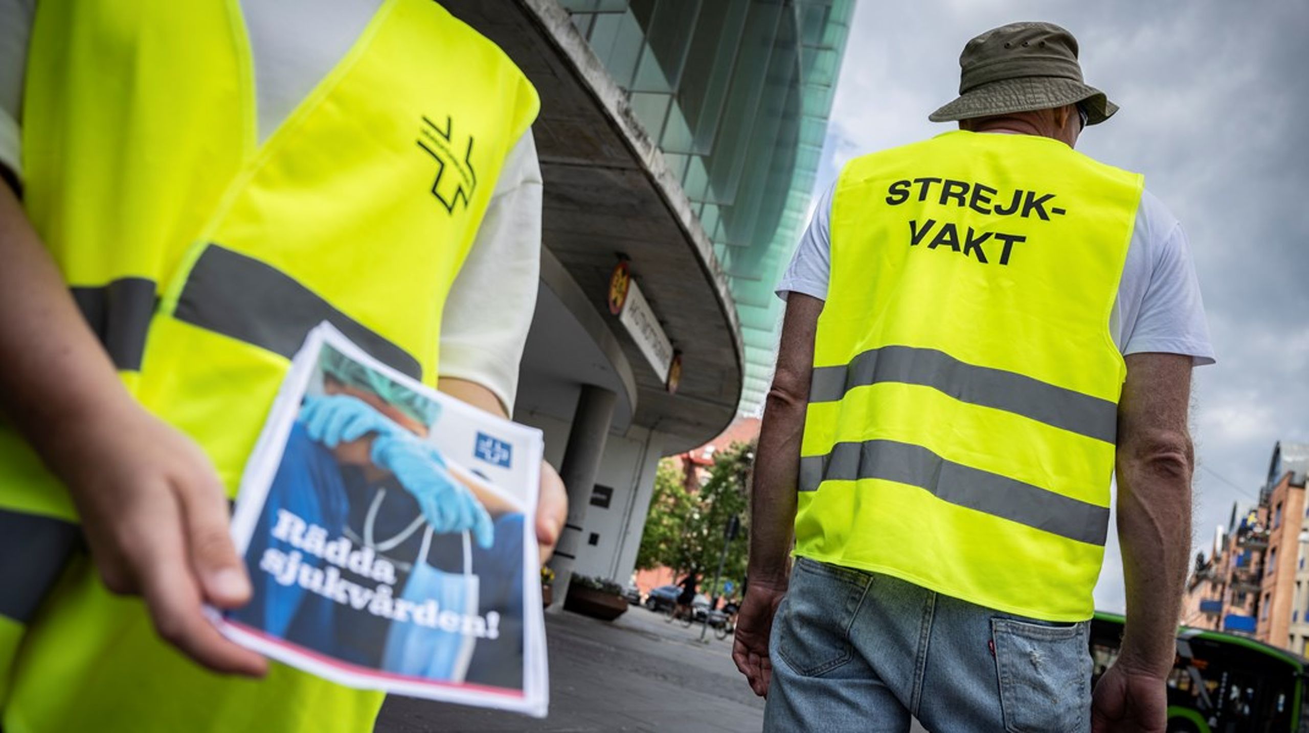 Strejkvakter utanför akutmottagningen på SUS (Skånes Universitetssjukhus) i Malmö.