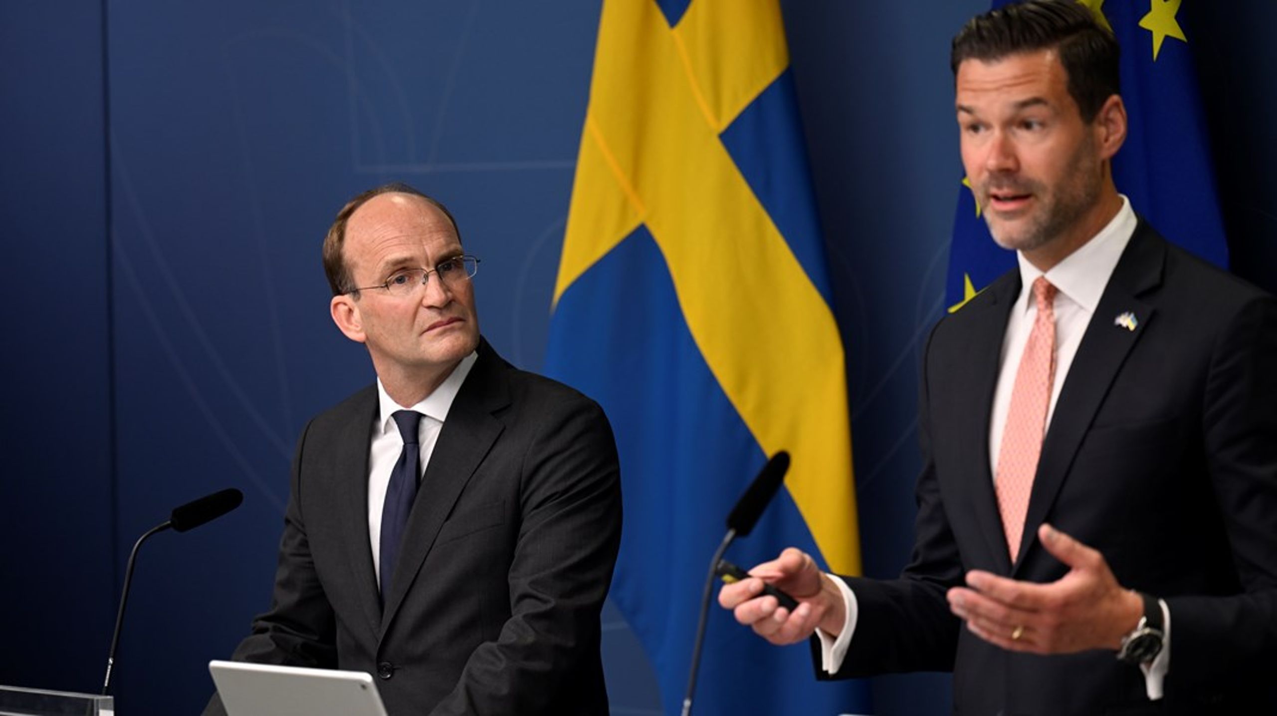 Sidas generaldirektör Jakob Granit tillsammans med bistånds- och utrikeshandelsminister Johan Forssell (M). En ny civilsamhällesstrategi ligger i pipeline och folkrörelsebiståndet görs om.<br>