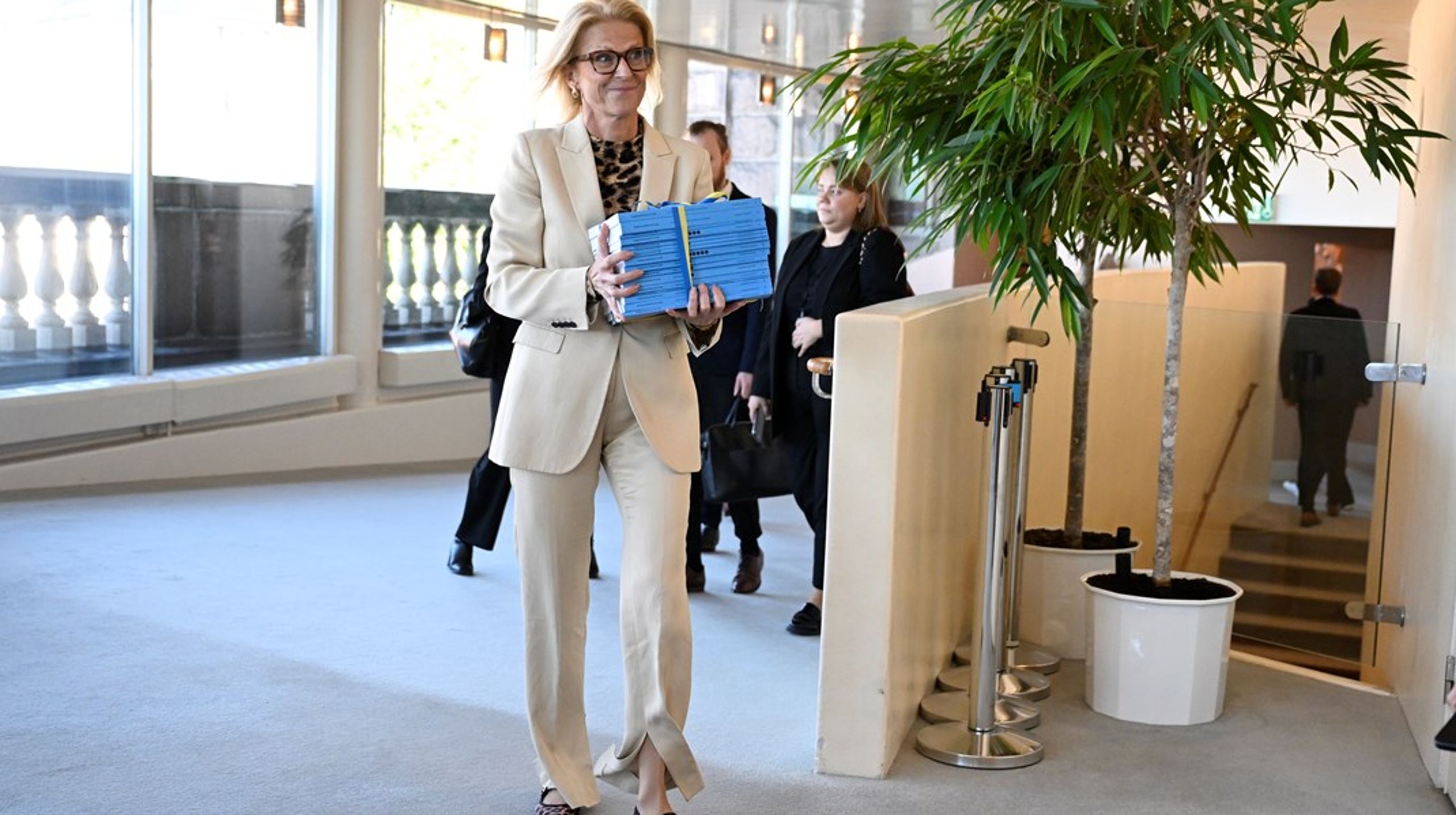 Den budget som finansminister Elisabeth Svantesson lämnade&nbsp; till riksdagen i dag täcker varken kommuners eller regioners behov enligt krtitikerna