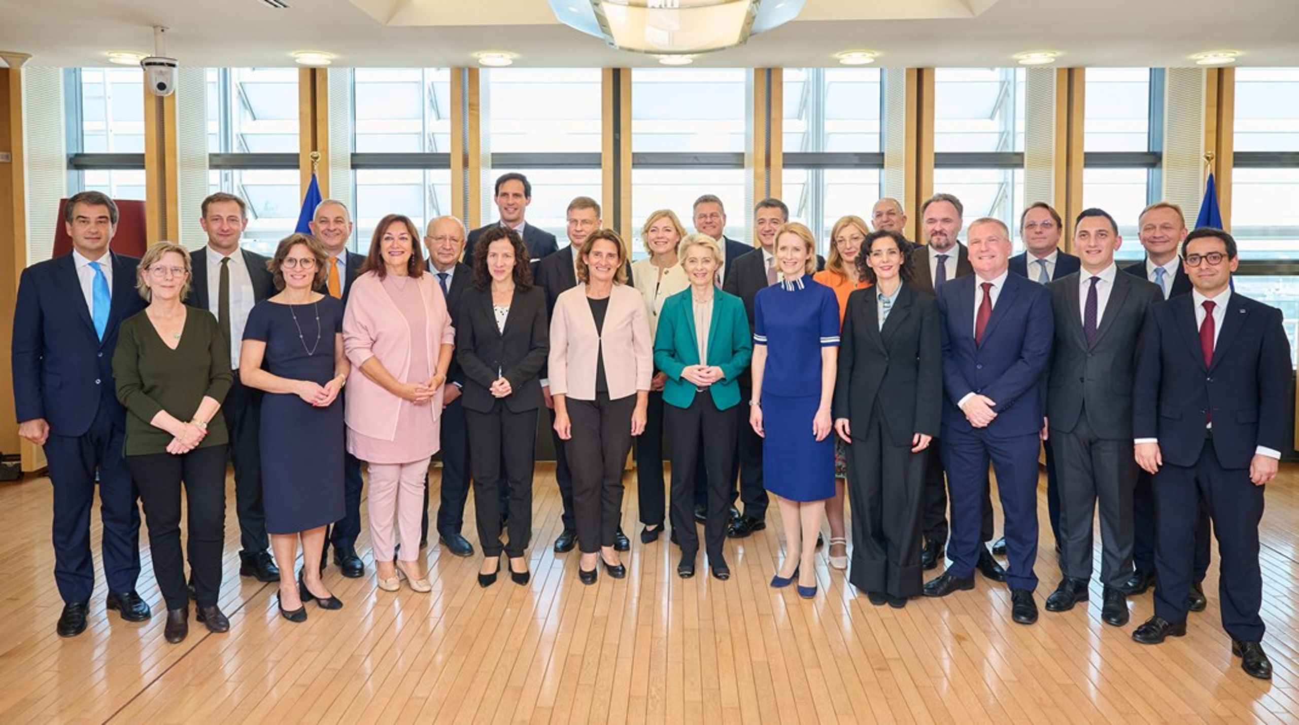 Första klassfotot. På onsdagen samlade&nbsp;EU-kommissionens ordförande Ursula von der Leyen sitt nya team av kommissionärer för första gången.&nbsp;