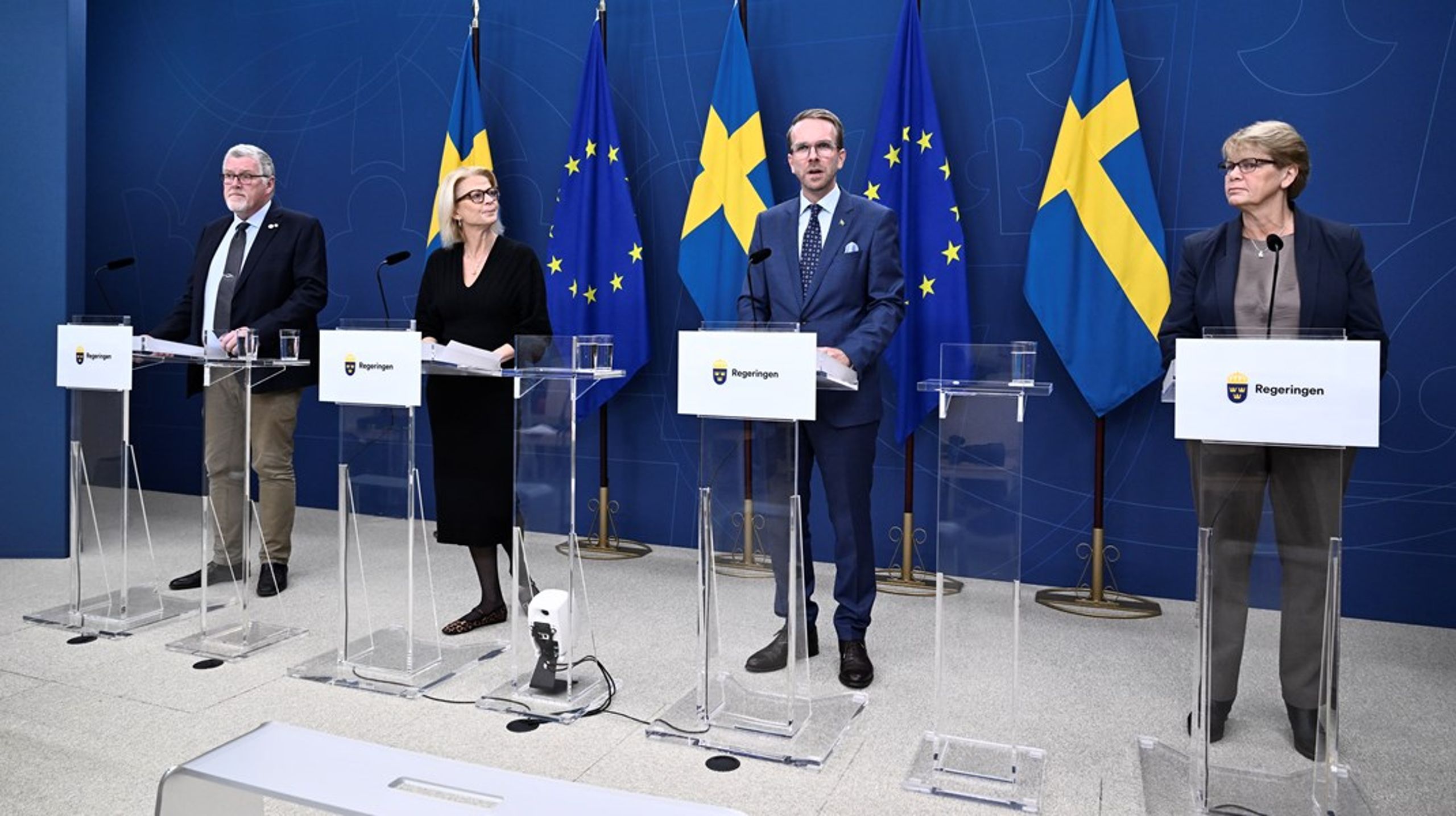 Thomas Morell (SD), Elisabeth Svantesson (M), Andreas Carlson (KD) och Helena Gellerman (L) presenterade infrastrukturpropositionen "Vägen till en pålitlig transportinfrastruktur – för att hela Sverige ska fungera" under torsdagen. <br>