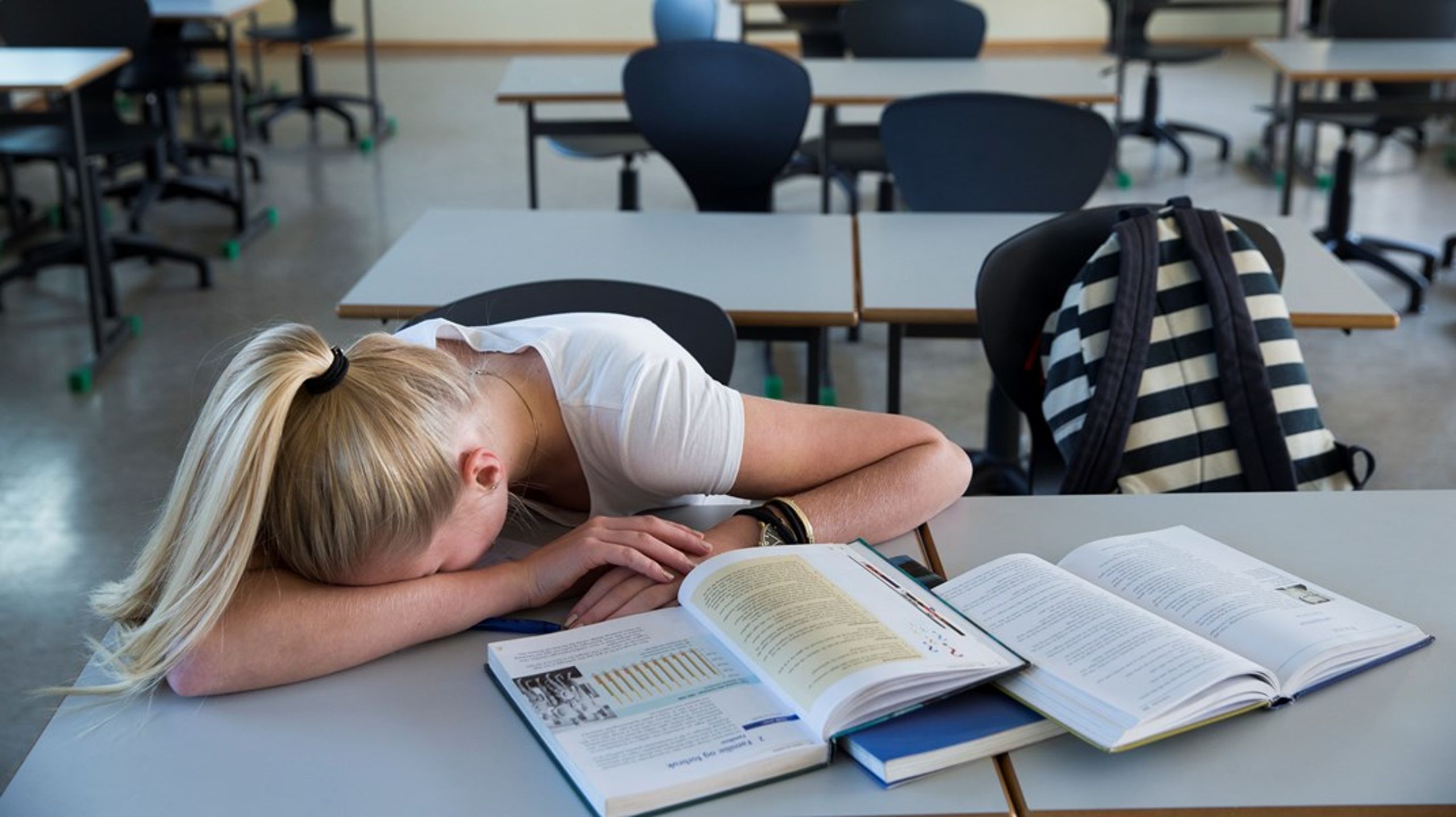 Eleverna som gått i en kommunal gymnasieskola var i högre grad arbetande eller studerande&nbsp;efter tre år än de som tagit examen från en friskola.