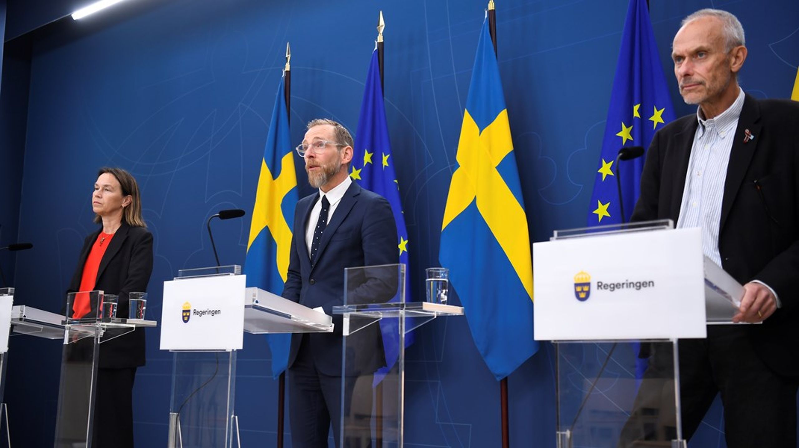 Folkhälsomyndighetens tf generaldirektör Olivia Wigzell, socialminister Jakob Forssmed (KD) och statsepidemiolog Magnus Gisslén deltog vid pressträffen.