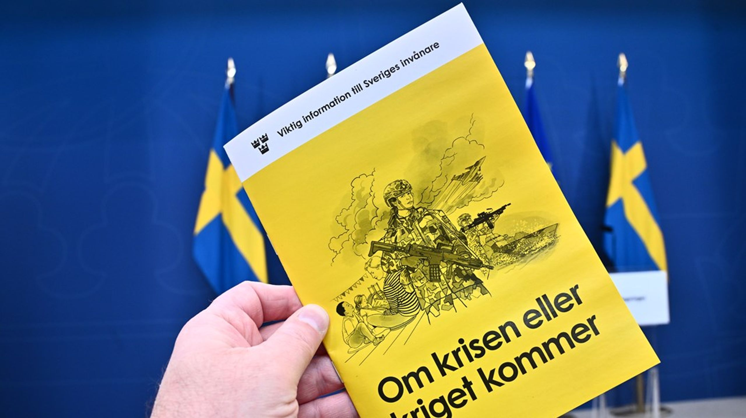 Ett av råden i nya MSB-broschyren är att stärka Sveriges digitala säkerhet genom att ”skapa långa lösenord med en kombination av bokstäver,
siffror och symboler”.