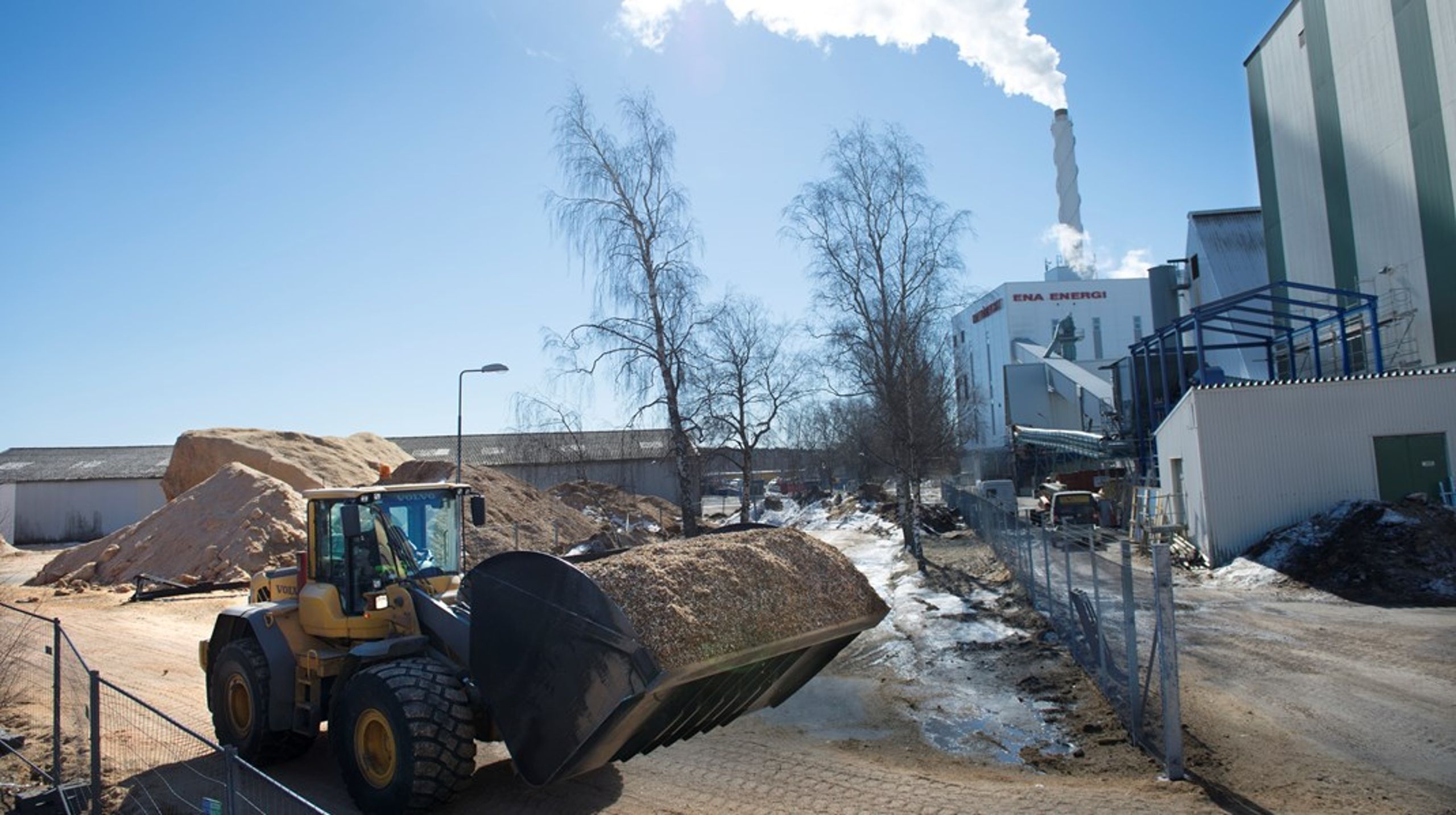 Ett vanligt förekommande argument bakom att fjärrvärmepriserna höjs är de höjda bränslekostnaderna för biobränslen. Men Sveriges Allmännytta har svårt att se ett samband i praktiken. <br>